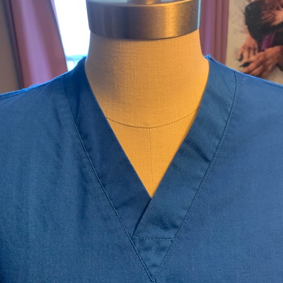 BUNDLE OF 3 !Allheart Blue Unisex Scrub Top XSM
BUNDLE OF 3 TOPS - Picture 5 of 13